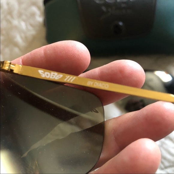 Vintage Sunglasses Set With Case - Picture 2 of 5